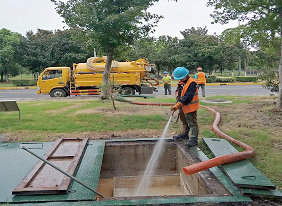 潭门镇化油池清理